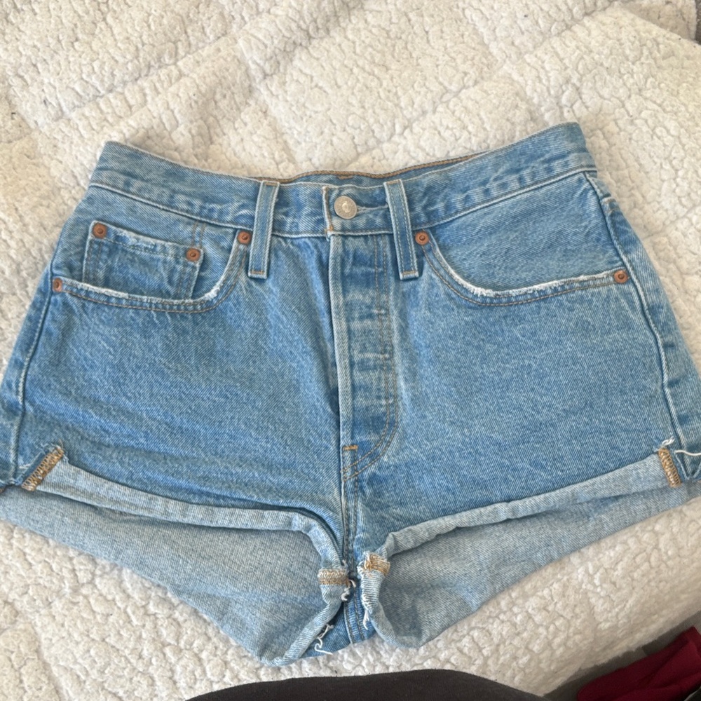 LEVIS DENIM SHORTS